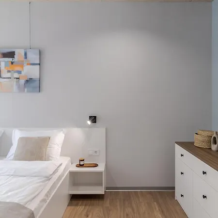 Ξενοδοχείο με διαμερίσματα Prime Rest Λβιβ